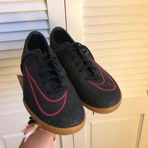 ⭐️ NIKE MERCURIAL CLEATS⭐️